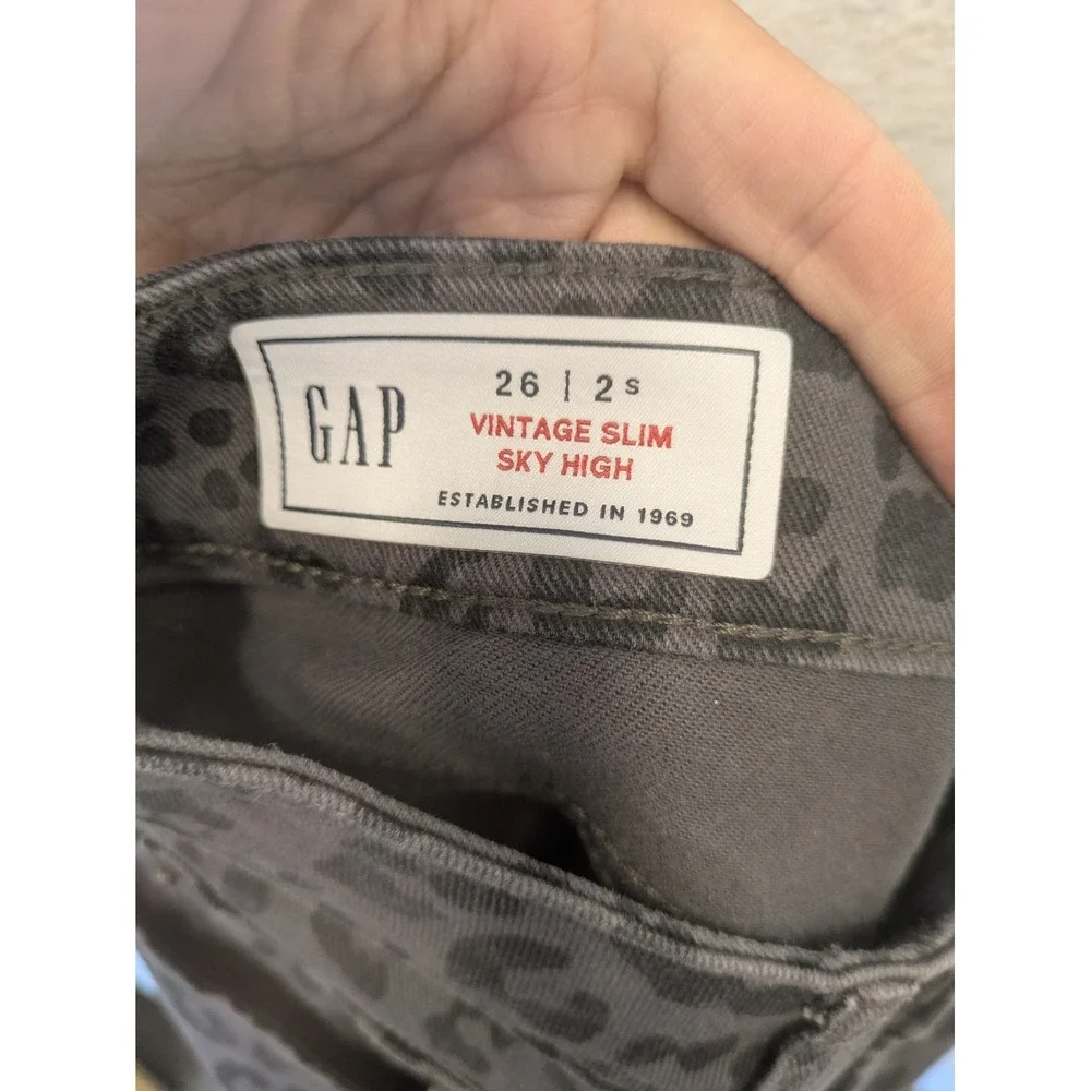 Gap Vintage Slim Sky High Jeans Women's 2 Gray Black Leopard Animal Print